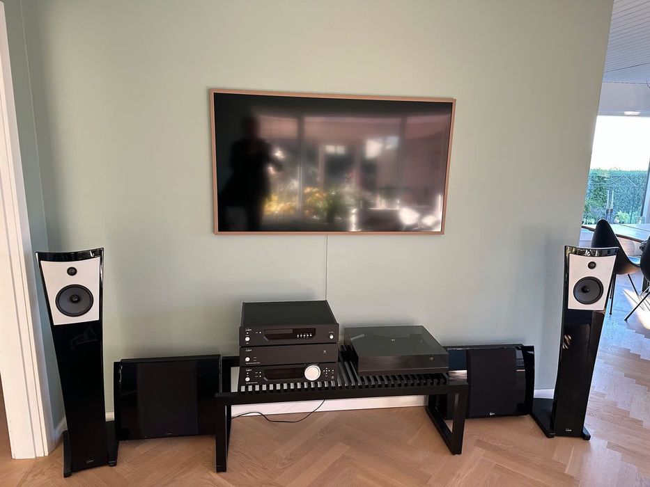 Lyngdorf TDA 2200 + głośniki DP-1 + subwoofery BW-1 + RoomPerfect