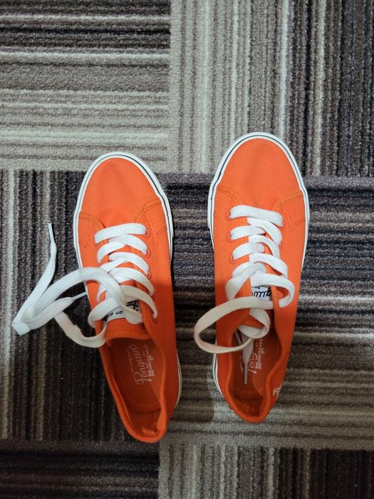 Кеди, кросівки 35 розмір, помаранчевий колір нові