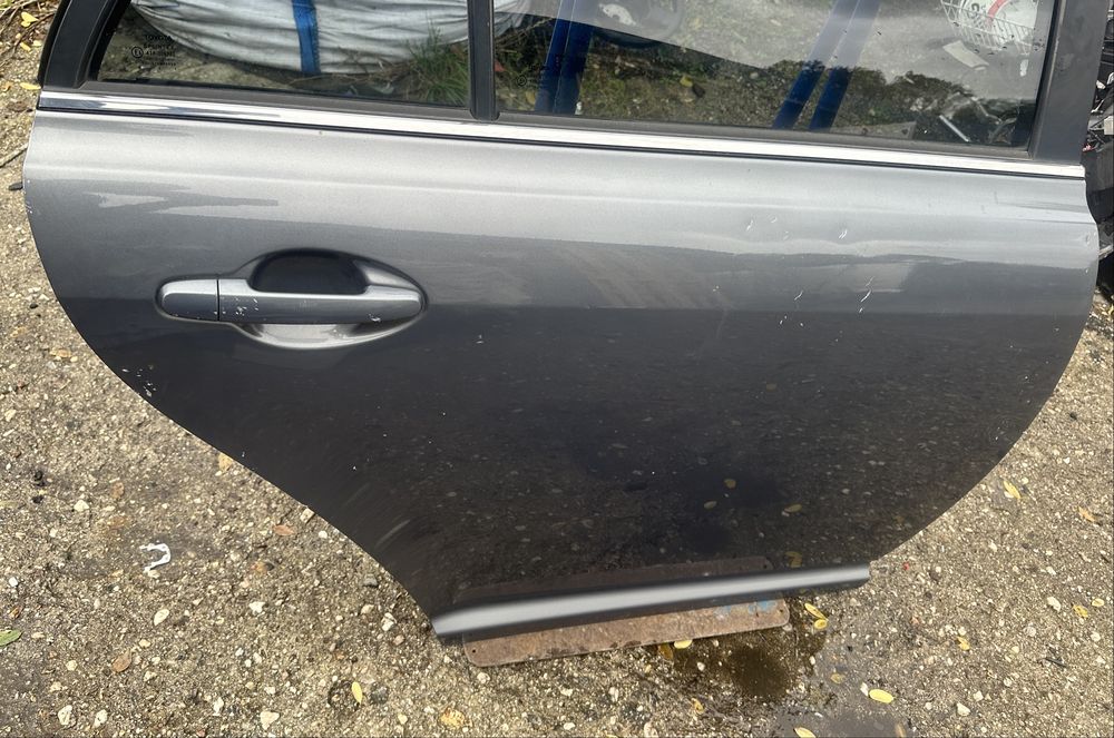 Toyota Avensis T25 drzwi prawy tył prawe tylne kombi oryginalny lakier