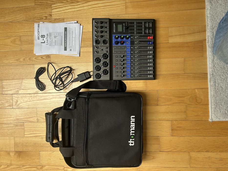 Mikser Zoom LiveTrack L-8