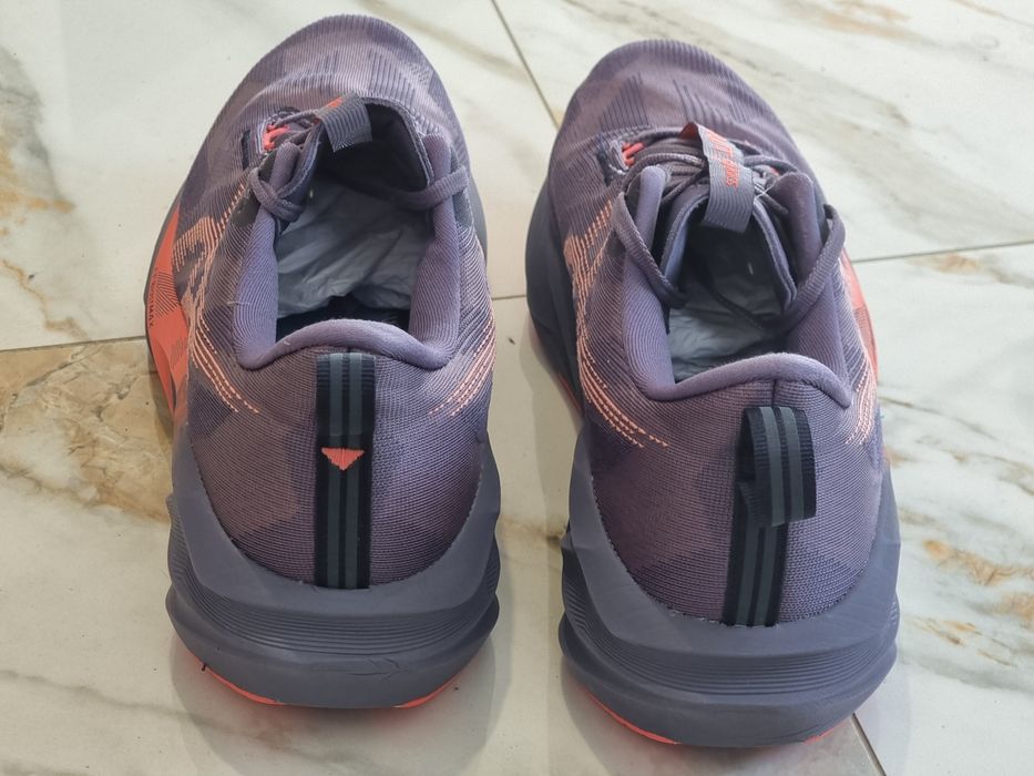 Оригінал 100% чоловічі кросівки asics novablast 5  eur 46