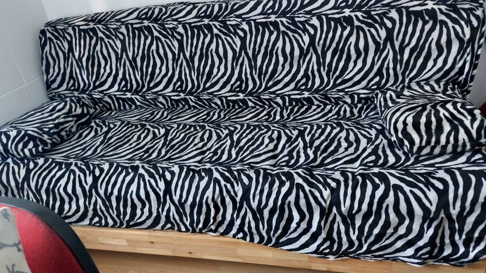 Cama impilhavel cada cama tem 90cm de largura e 2 metros de comprimento