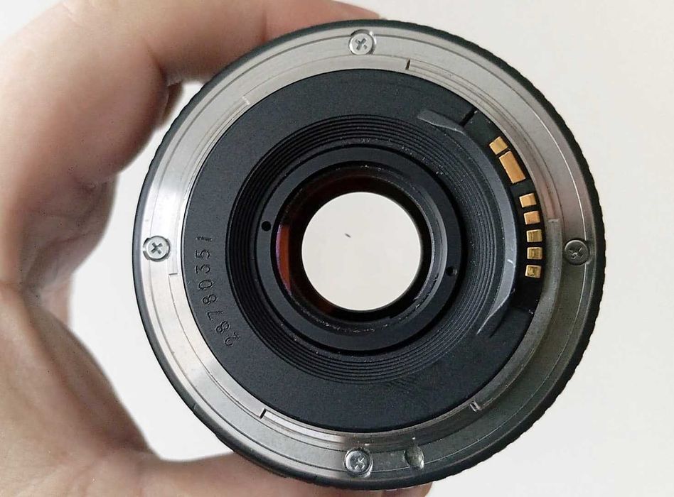 Obiektyw Canon EF 20mm 2,8 USM