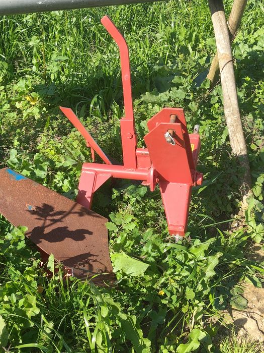 Trator 4×4 Kubota frese e charrua