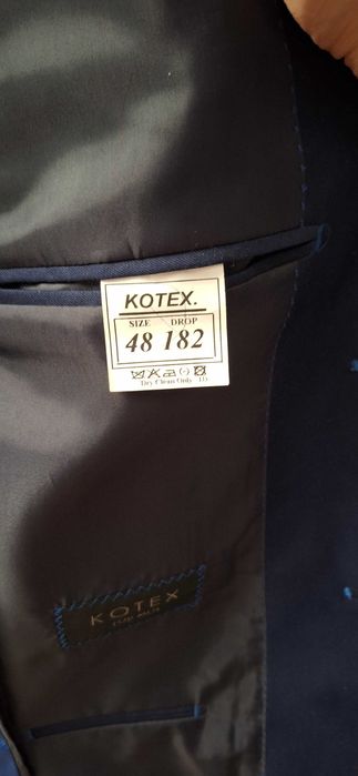 Granatowy garnitur Kotex