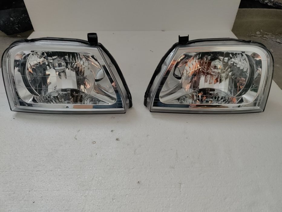 Фари передні права та ліва Mitsubishi L200 1996-2006 нові