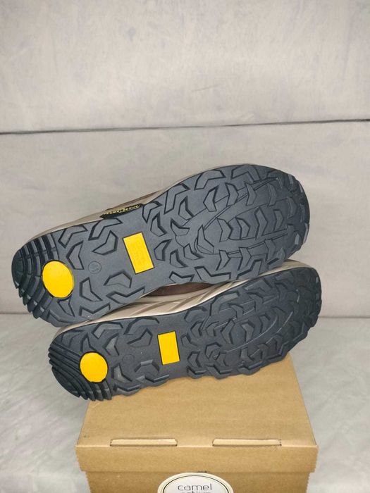 buty model marki Camel Active