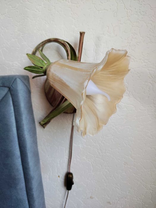 Люстра та 2 бра в гарному стані