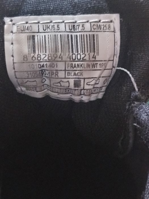 Продам кроссовки