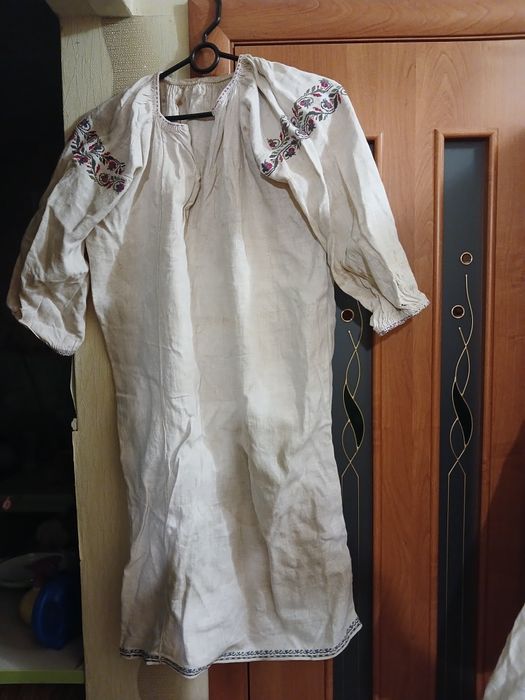 Продається вишиванка