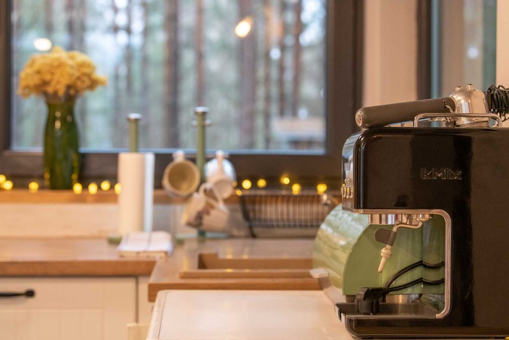 domek w lesie, jezioro Zelwa, Podlasie.