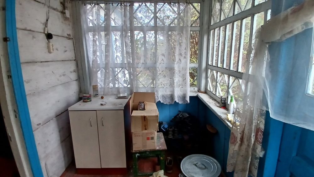 Крепкий дом с Газовым и печным отоплением.Плахтянка .Лес и озера