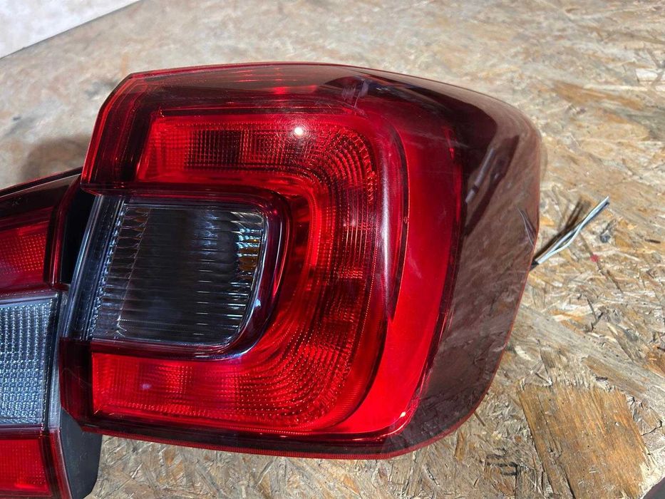 Lampa Prawa Subaru Levorg Europa