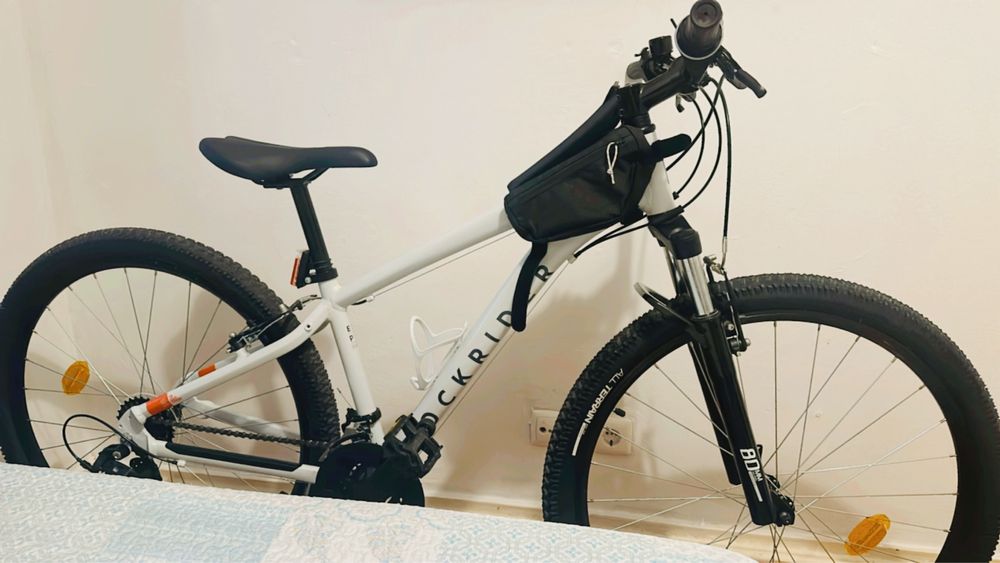 Vendo bicicleta BTT tamanho S cinza- claro