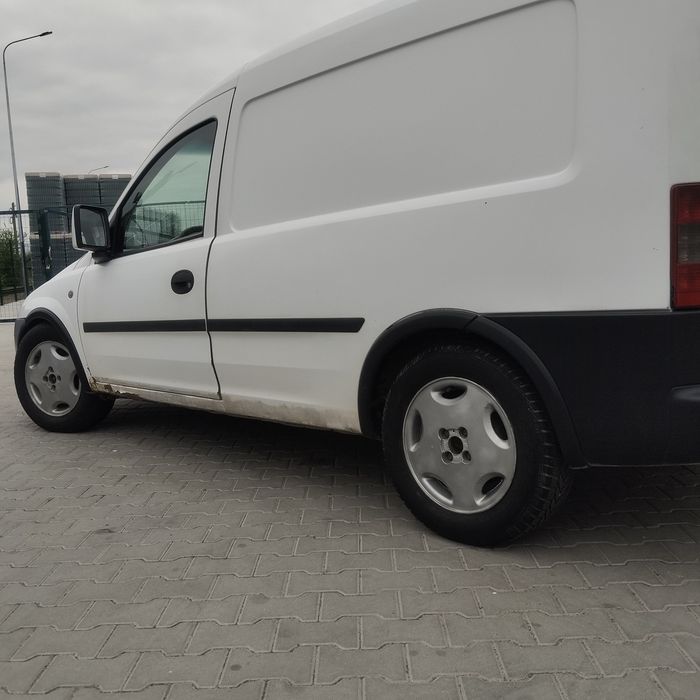 Opel Combo.     .