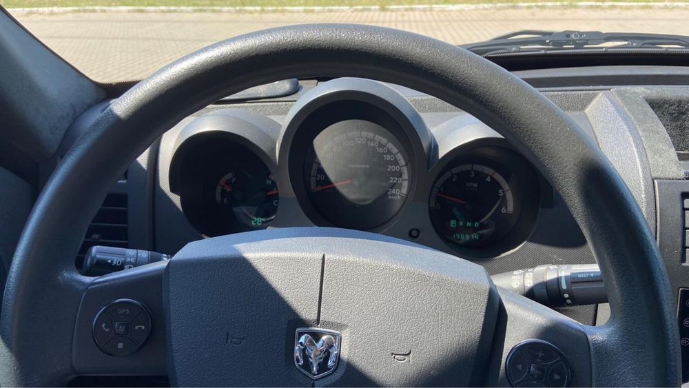 Продам Dodge Nitro