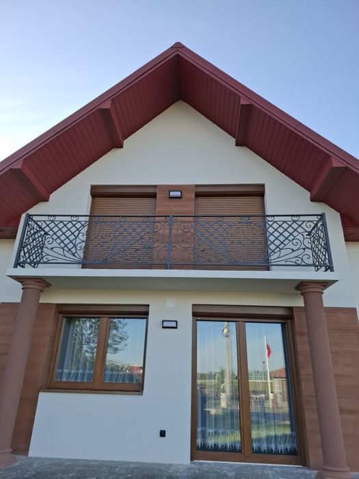 metalowa barierka na balkon