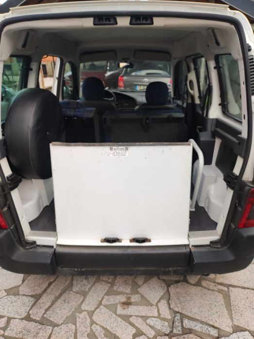 Carrinha citroen Partner adaptada para pessoas com mobilidade reduzida