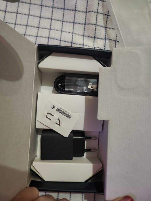 5G.Офіційний мобільний телефон.Моторола e 32s, новий . ДАНІЯ.