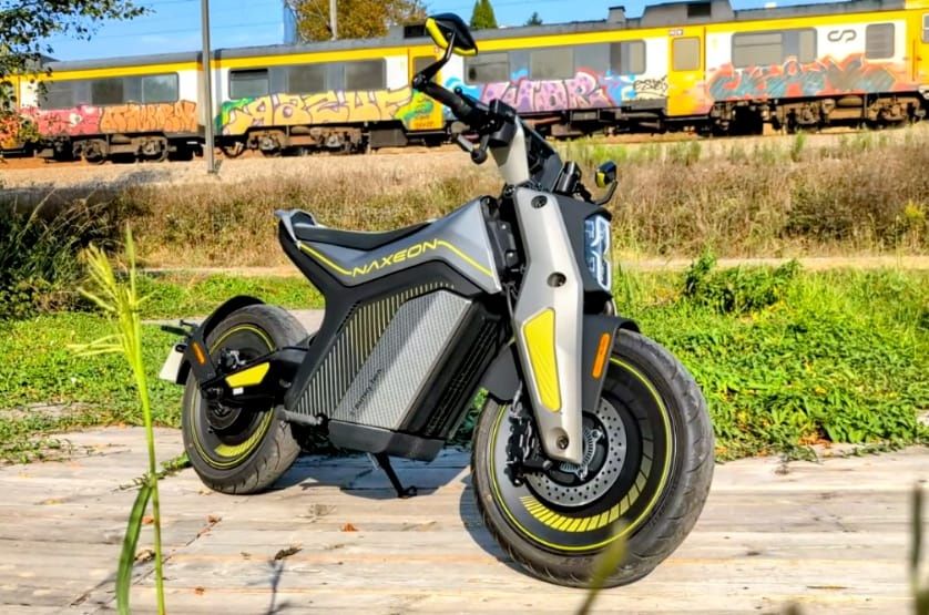 Moto elétrica NAXEON I AM PRO