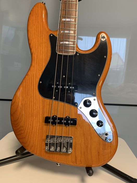 Fender Vintera ‘70s Jazz Bass – Biały Kruk w Jesionie! (2019)