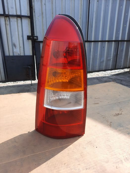 Opel Astra Kombi G II Lampa lewa tylna tyl