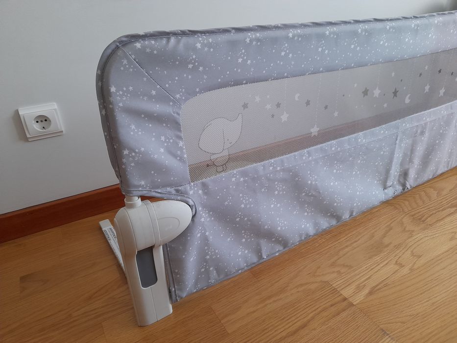 Barreira cama rebatível