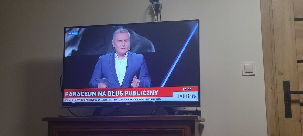 Telewizor LG 42LM660S