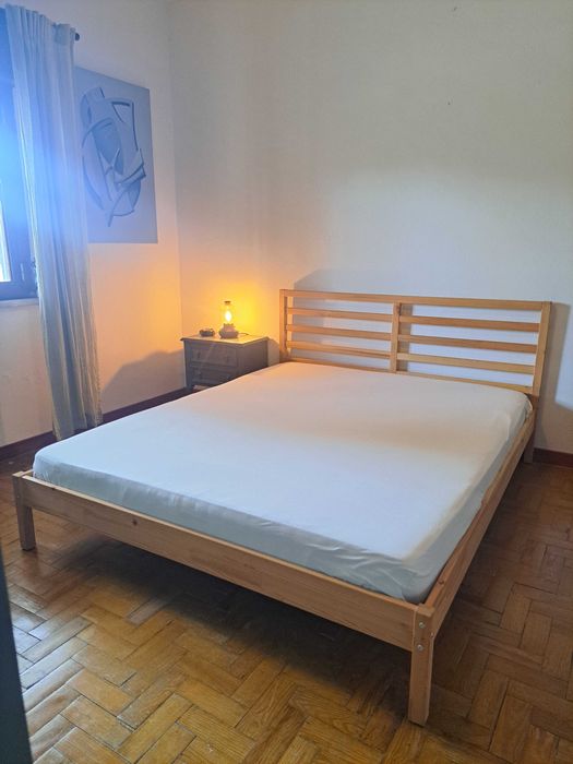 Cama casal 160x200 Ikea TARVA + Colchão Ikea MATRAND