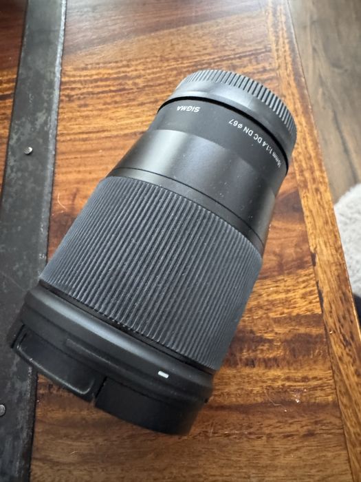 Sigma 16mm F1.4 DC DN w idealnym stanie