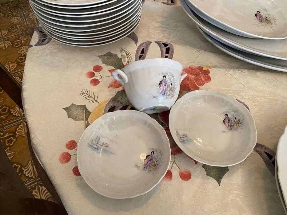 Serviço louça em porcelana.