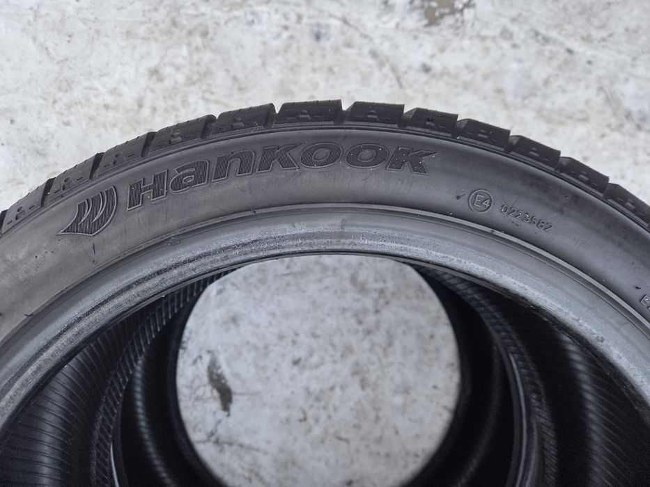 Шини зимові  225/45/r17. Hankook Icebear W300.