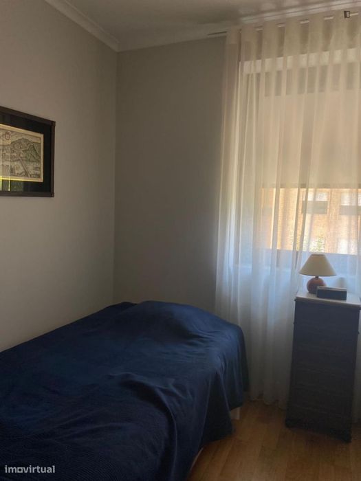Quarto - localizado em Ramalde Porto