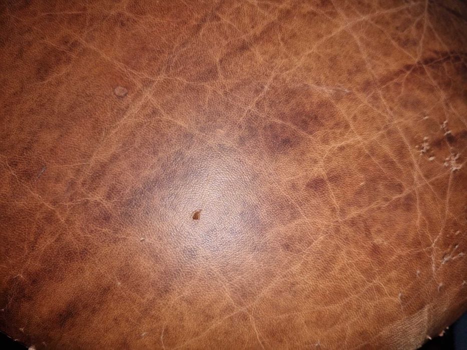 puf ze skóry J-line