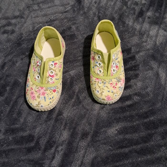 Tenisówki w kwiatki  22