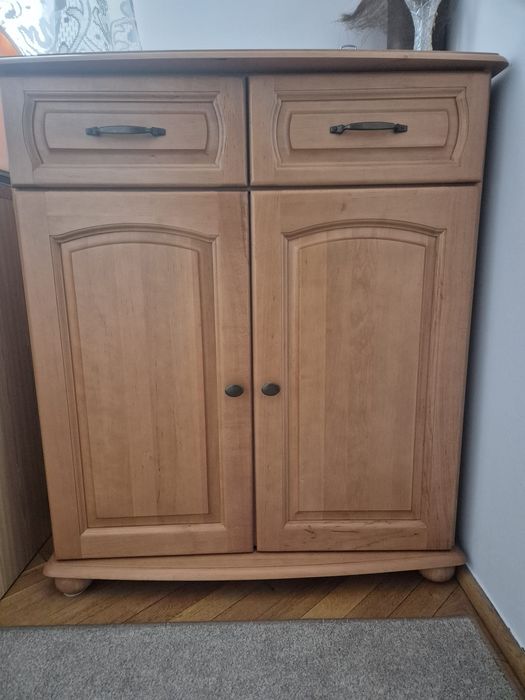 Komoda w jasnym kolorze