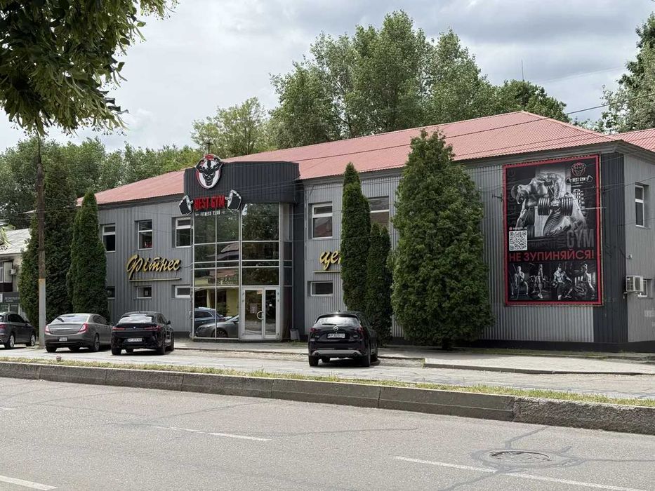Будівля 800 м² у центрі міста, 2 поверхи, вул. Перемоги