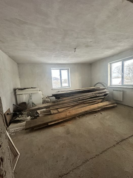 Продаж будинку з частковим ремонтом Львівська область