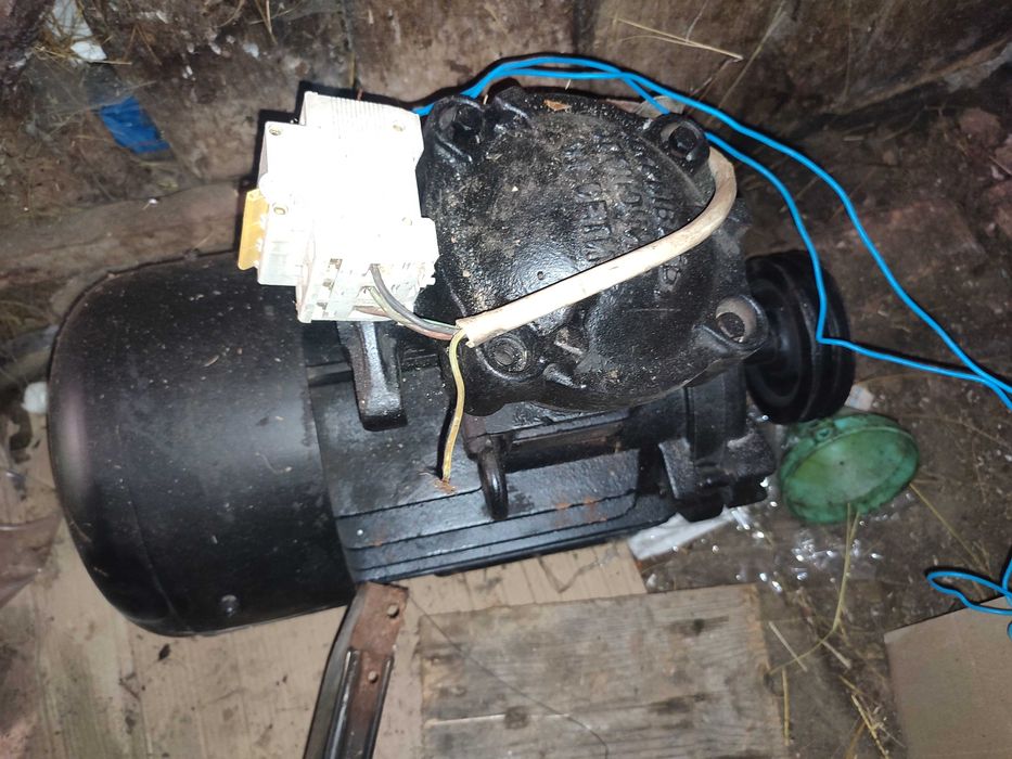 Циркулярна пила зі станиною Електромотор 6 кВТ