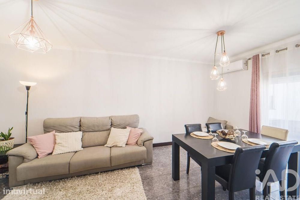 Apartamento T2 em Chafé de 88 m2