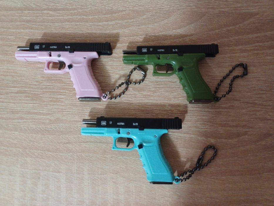 Брелок Glock17  повністю розбірний метал/пластик