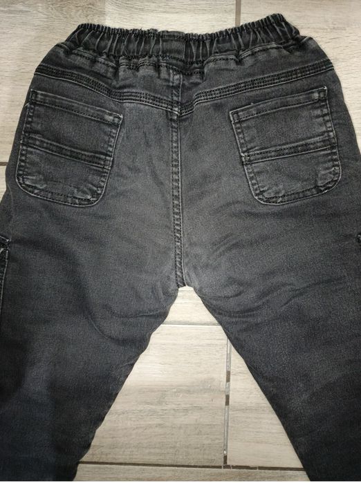 Утеплені джинси на хлопчика 10-11 років.