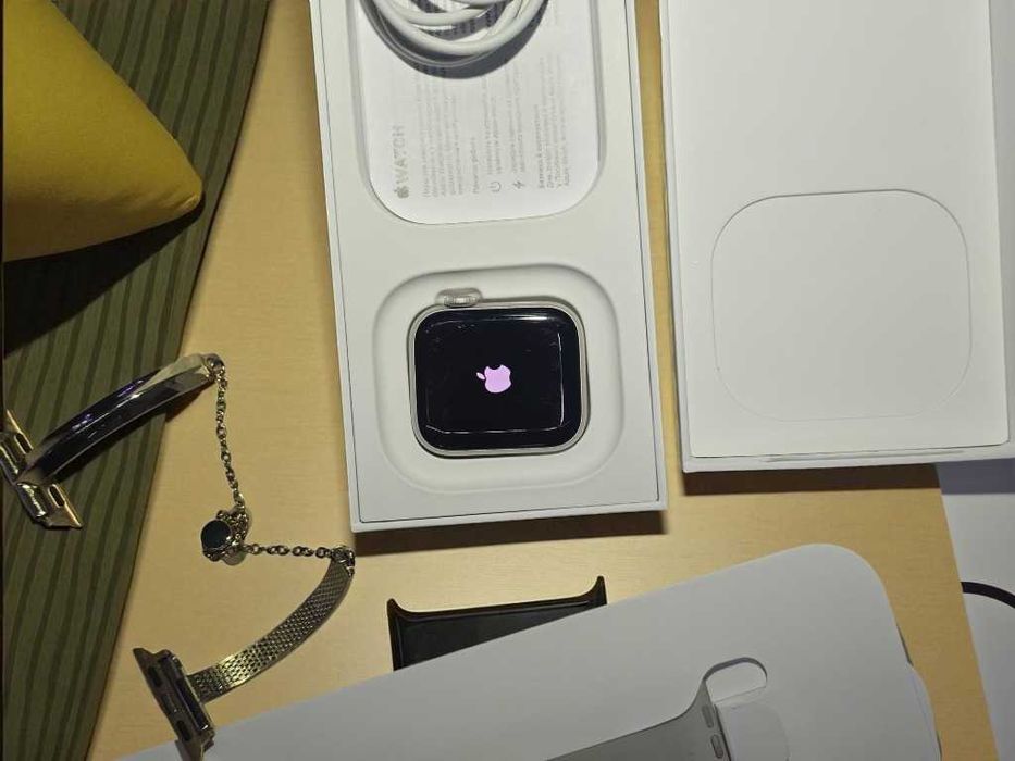 Apple Watch SE 2 gen LTE Cellular 40mm Silver + 2 paski + ładowarka