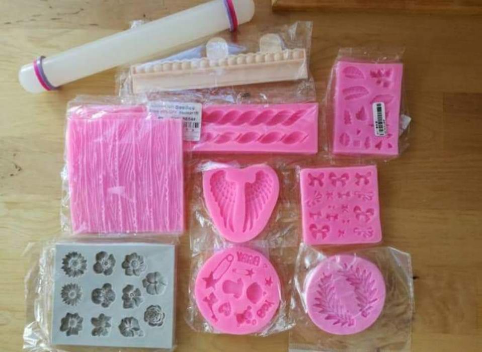 Material de pastelaria (novo e selado)
