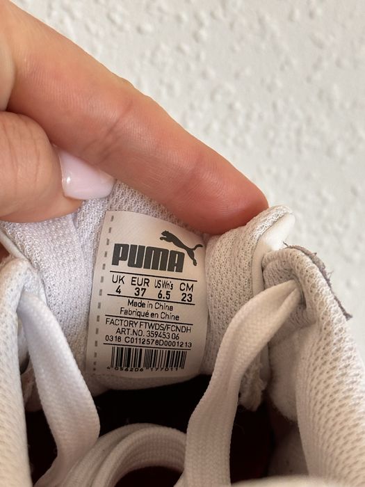 Женские кроссовки Puma 37