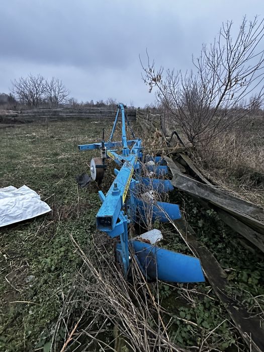 Продам плуг ПЛН 5-35