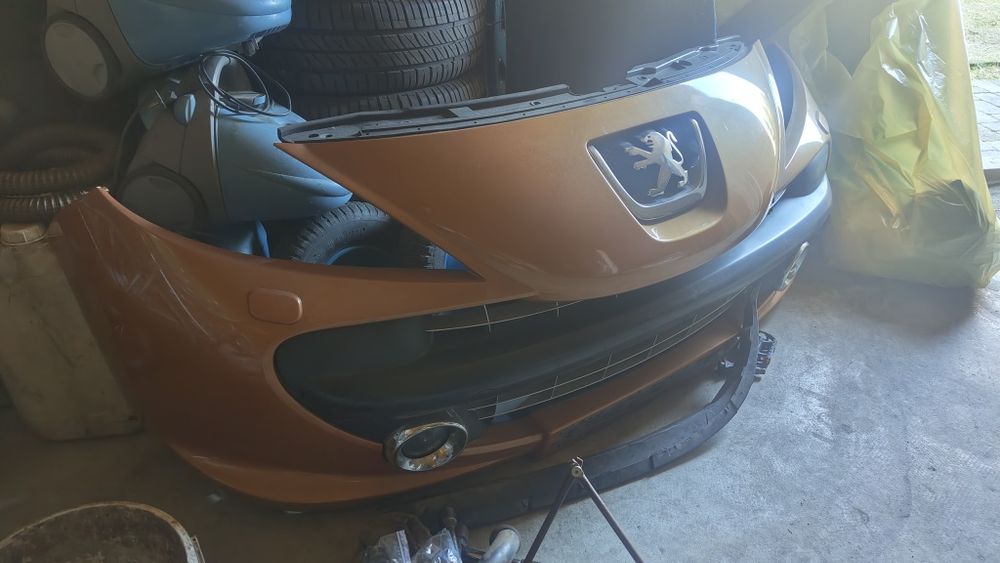 Zderzak przedni peugeot 207