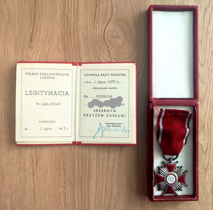 Srebrny Krzyż Zasługi PRL 1977 – komplet w etui + legitymacja | Oryginał