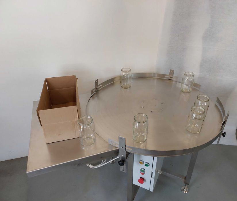 Stół odbiorczy, buforowy, obrotowy