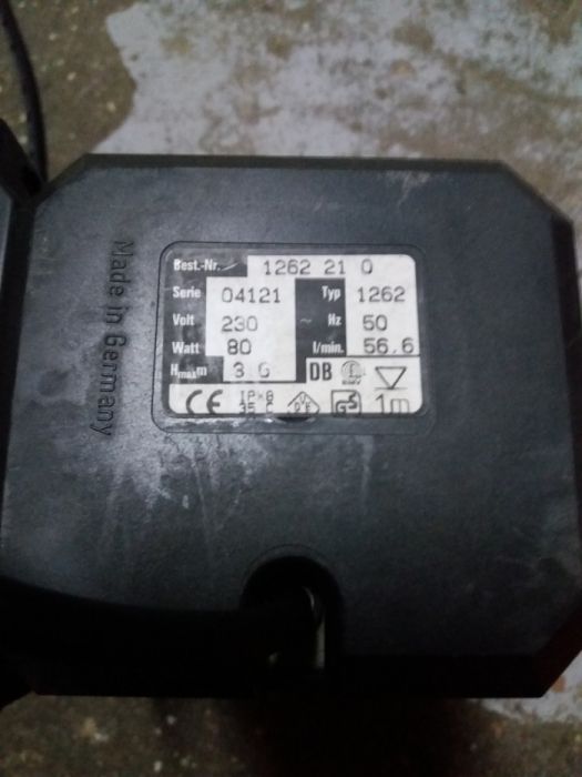 Bomba submersíve 220vl para aquário ou vitrinas de peixe ou mariscos